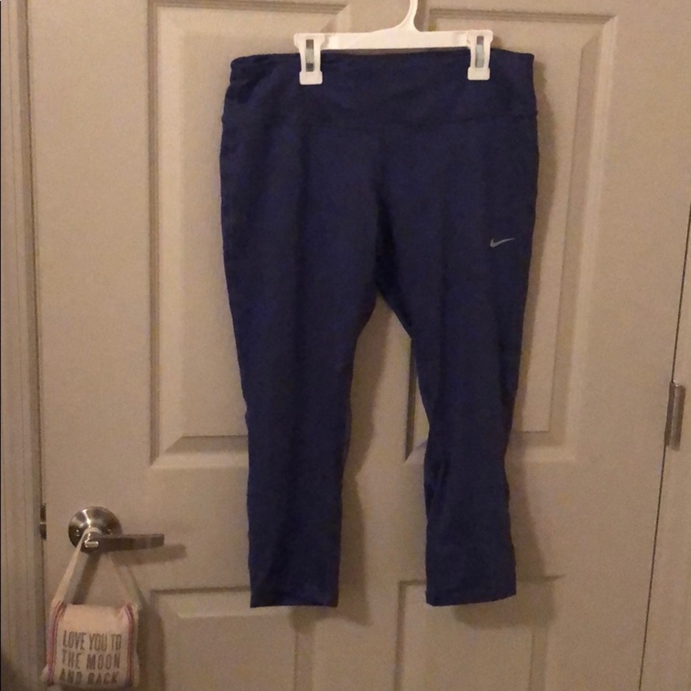 Nike Capri Dri-fit leggings